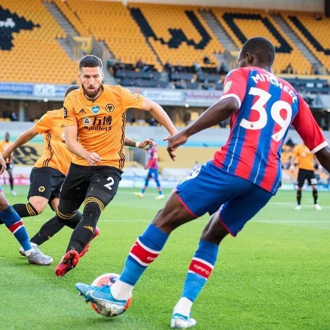  狼队主场战平富勒姆延续不胜尴尬