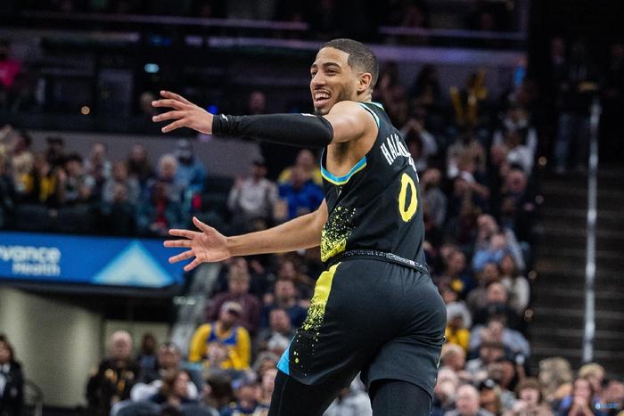  哈里伯顿组织串联完美，国王团队配合击溃活塞防守