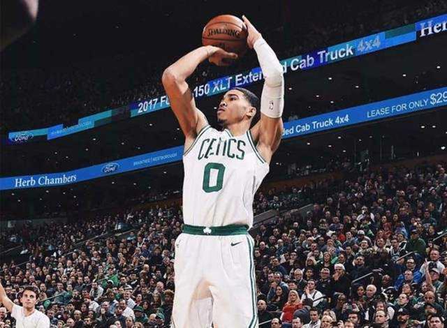  杰伦布朗爆发凯尔特人大胜活塞登顶